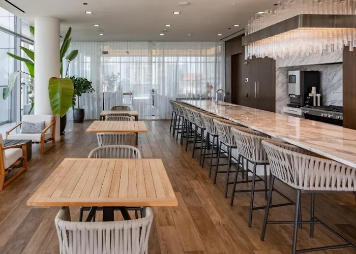 River North 1br W Coffee Shop Gym Nr Chi-972 * Chicago