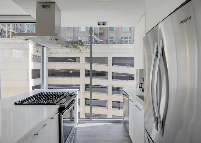 River North 1br W Coffee Shop Gym Nr Chi-972 *